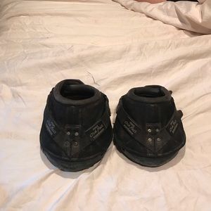 Old Mac’s suspension hoof boots size 6
